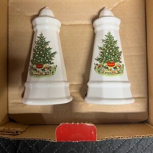 Pfaltzgraff Christmas Tree Heritage Salt and Pepper Shakers